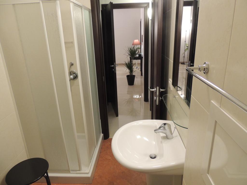 Domus Taranto Unica Sede Hotel Eksteriør billede
