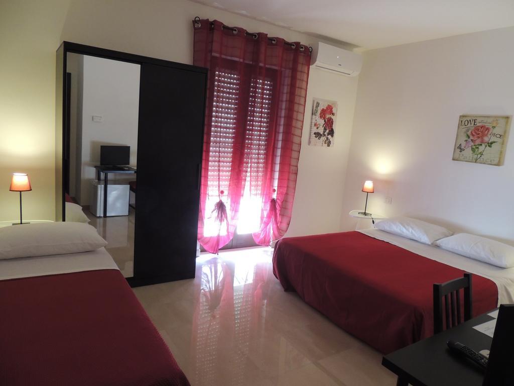Domus Taranto Unica Sede Hotel Værelse billede