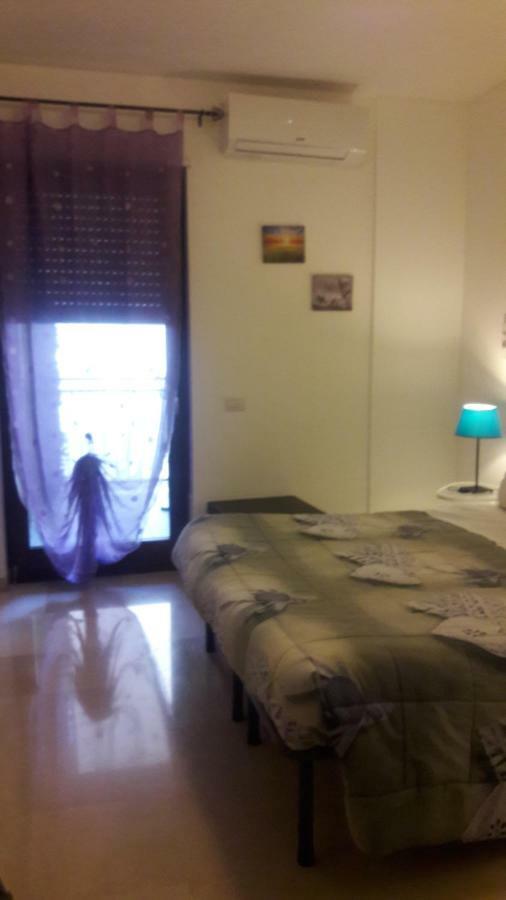 Domus Taranto Unica Sede Hotel Eksteriør billede
